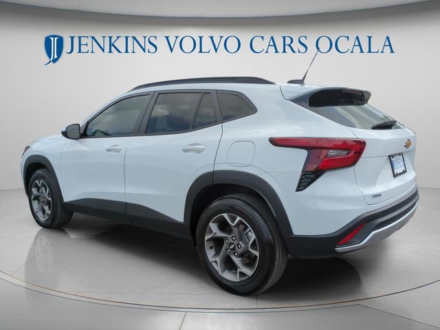 Used 2025 Chevrolet Trax LT w/ Driver Confidence Package image 5