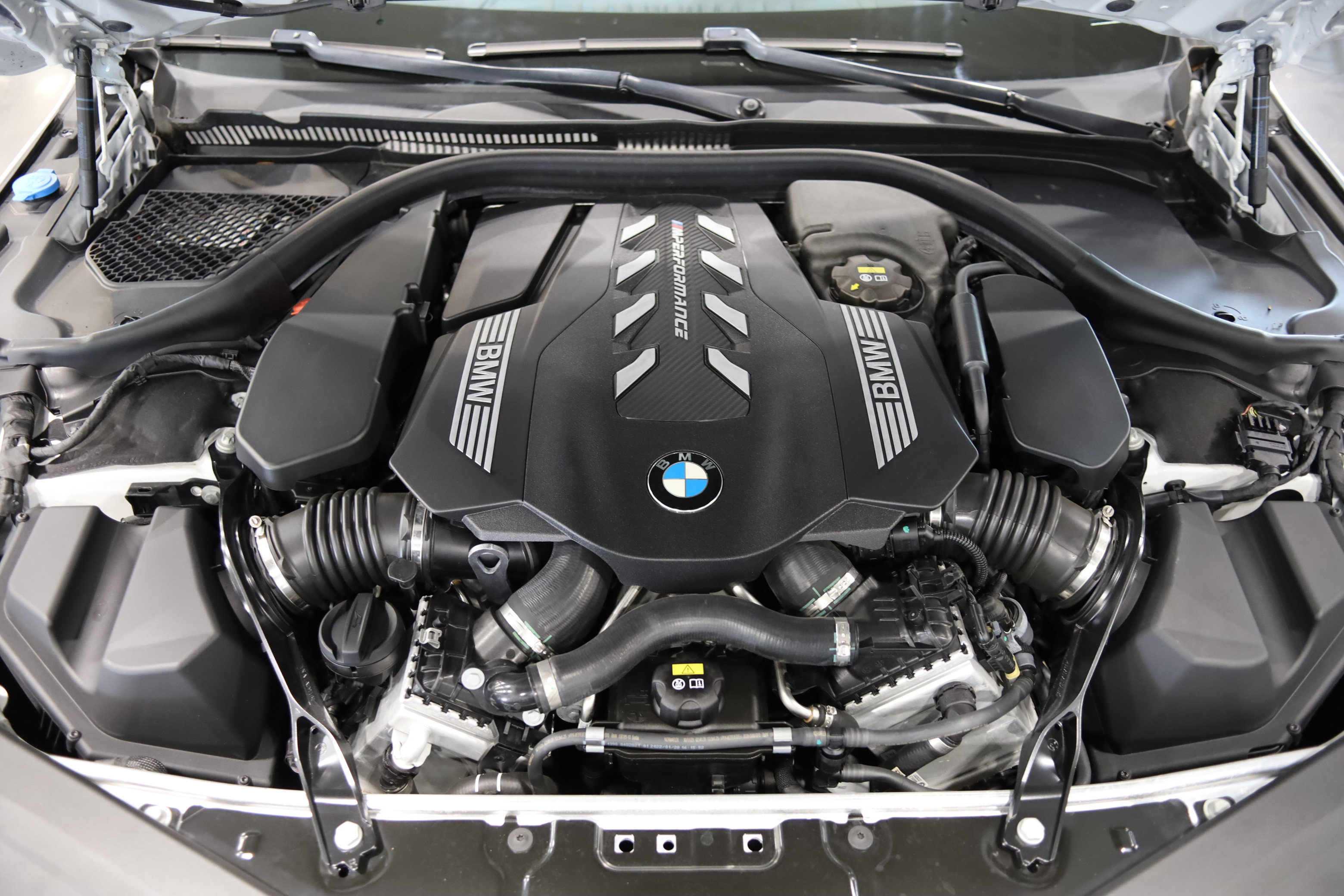 Used 2023 BMW M850i xDrive Convertible w/ M Carbon Exterior Package AWD/4WD image 40