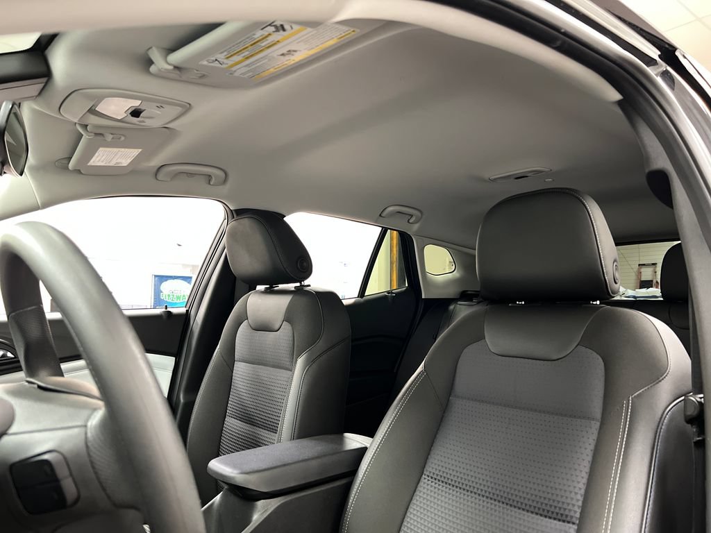Used 2024 Chevrolet Trax LT FWD image 23