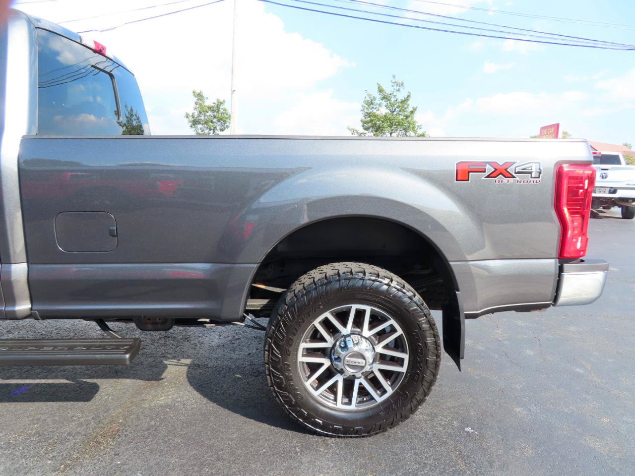 Used 2019 Ford F350 Lariat w/ Lariat Value Package AWD/4WD image 16