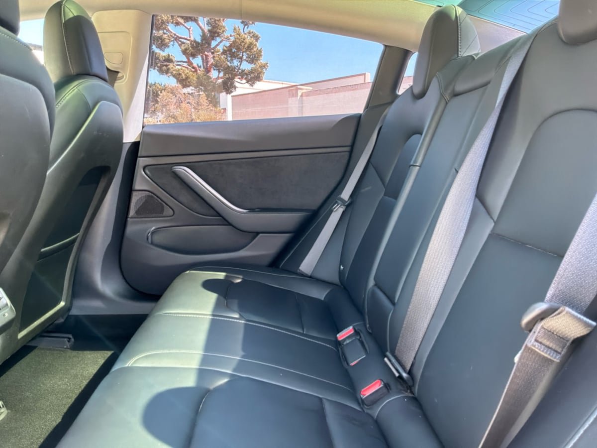 Used 2018 Tesla Model 3 Long Range RWD image 19