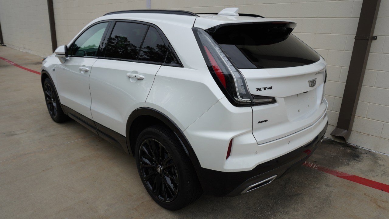 Used 2025 Cadillac XT4 Sport w/ LPO, Onyx Lite Package AWD/4WD image 7