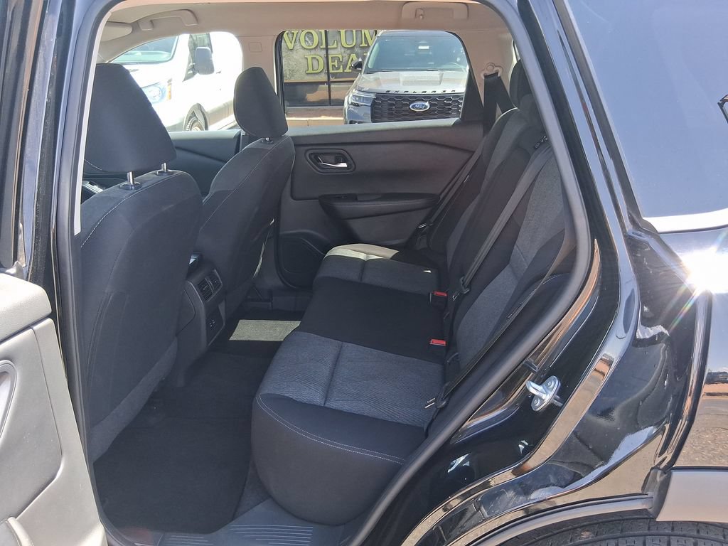Used 2024 Nissan Rogue SV AWD/4WD image 23
