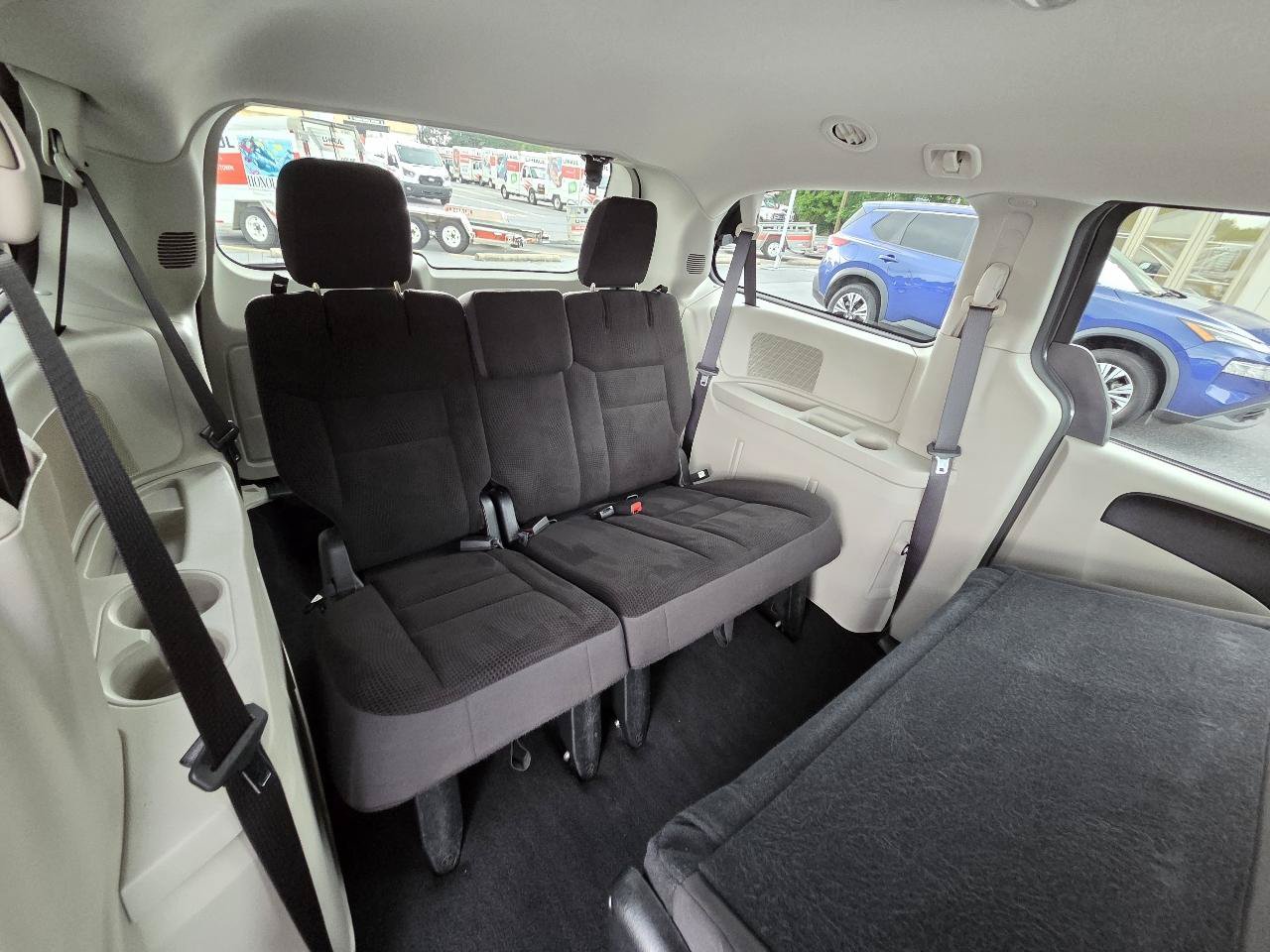 Used 2018 Dodge Grand Caravan SE w/ UConnect Hands-Free Group FWD image 33