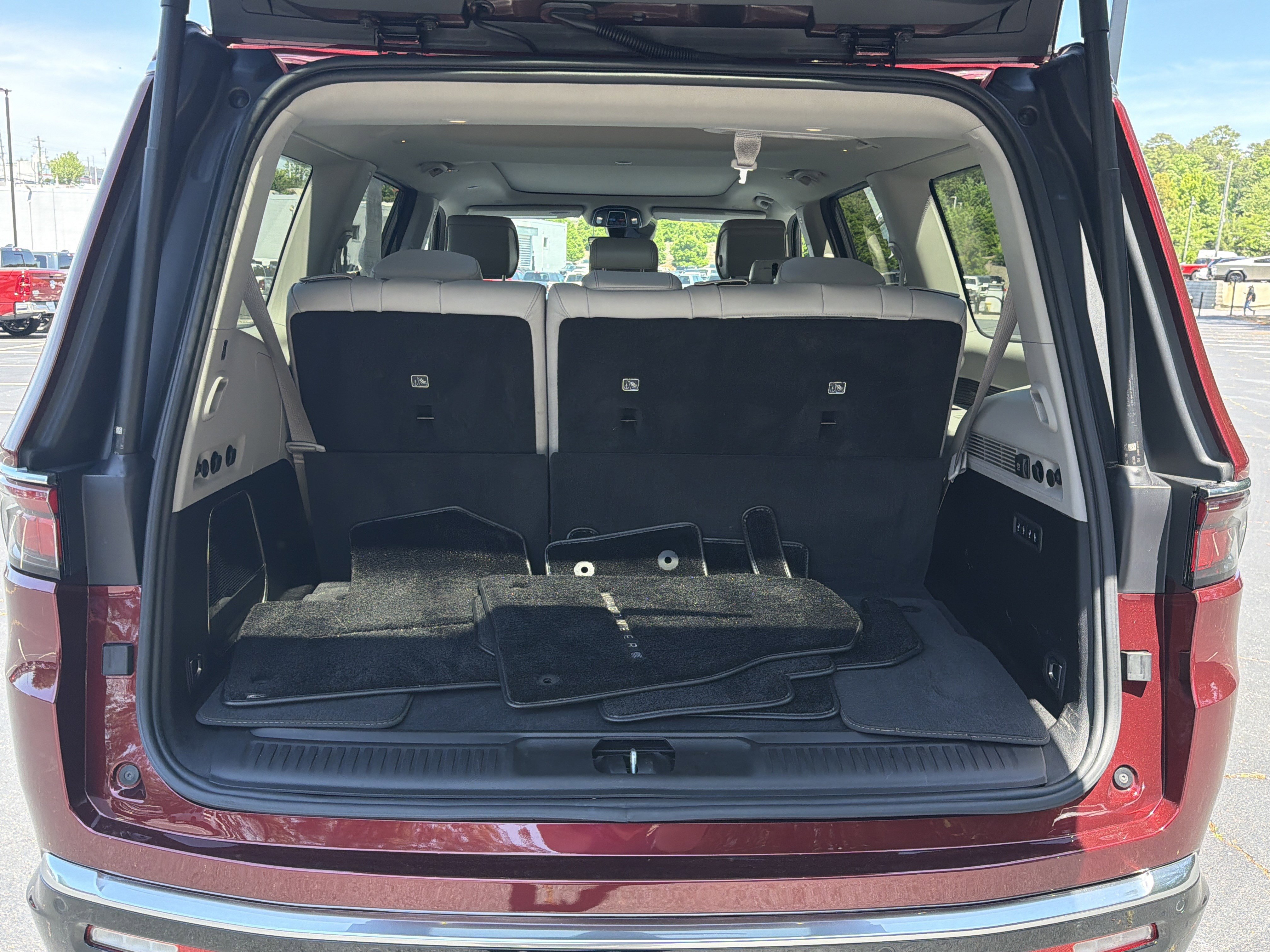 Used 2022 Jeep Wagoneer Series III w/ Premium Group I AWD/4WD image 28