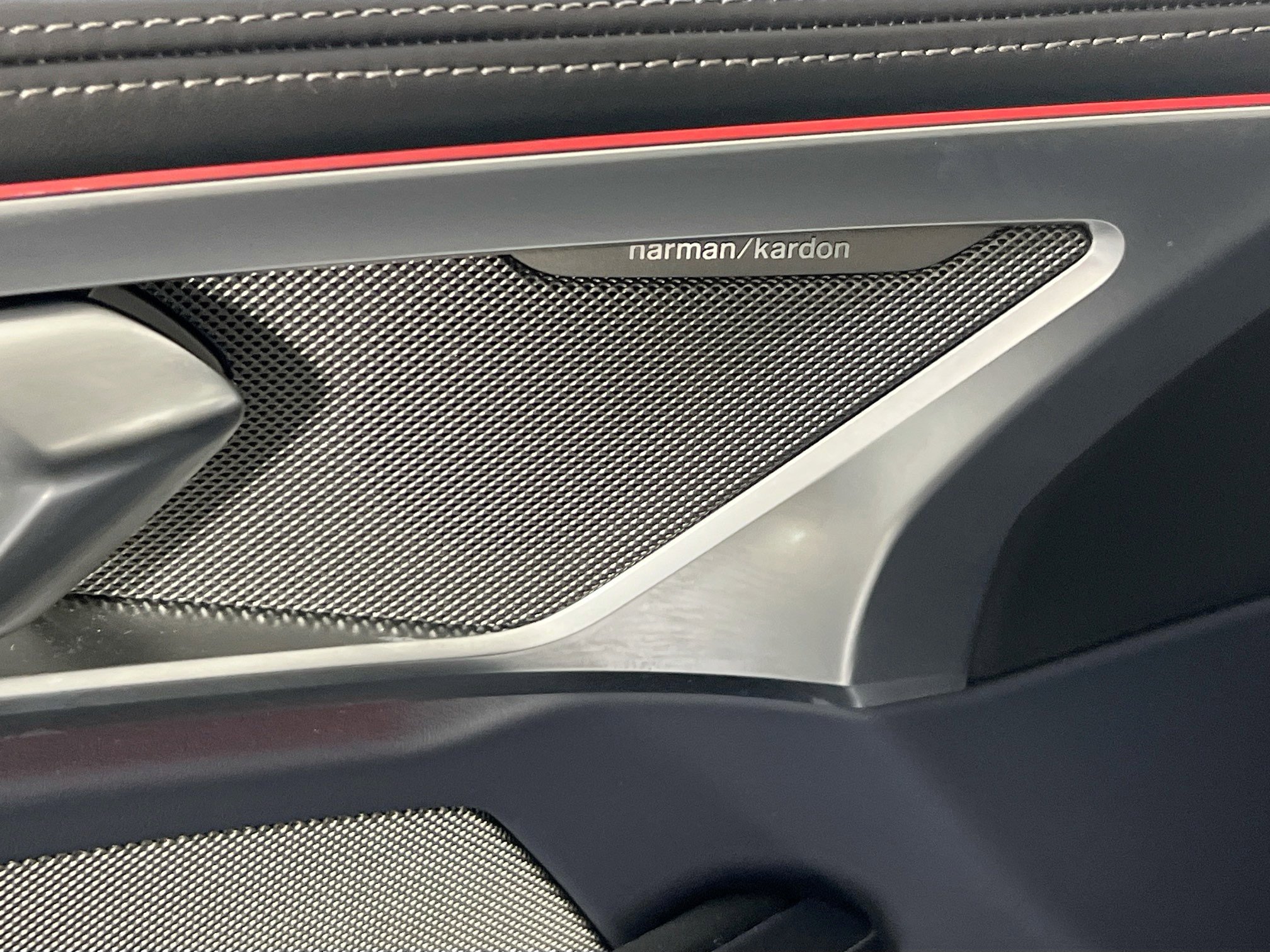 Used 2022 BMW M850i xDrive Convertible w/ Driving Assistance Package image 19