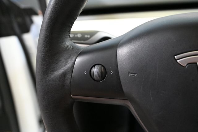 Used 2023 Tesla Model Y Long Range AWD/4WD image 37