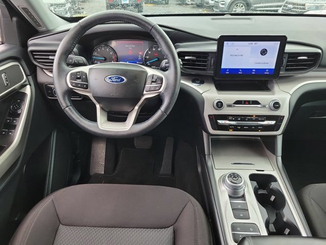 Certified 2023 Ford Explorer XLT RWD image 14