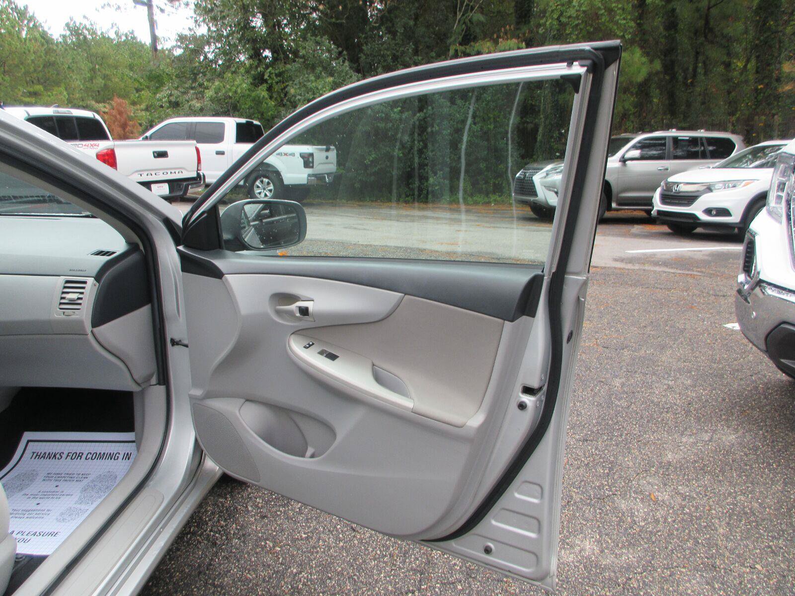 Used 2012 Toyota Corolla LE w/ Premium Pkg FWD image 20