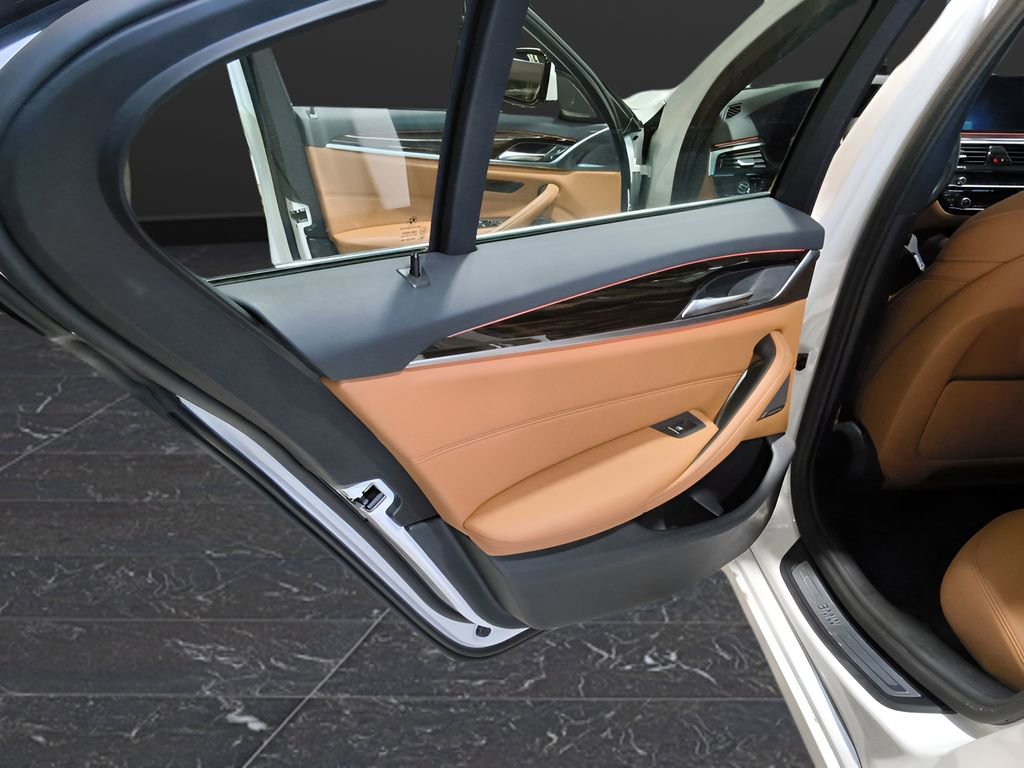 Used 2023 BMW 530i xDrive w/ Premium Package image 14