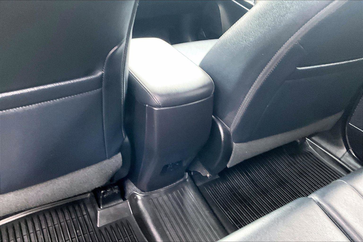 Used 2017 Toyota RAV4 Limited w/ Advanced Technology Package image 33