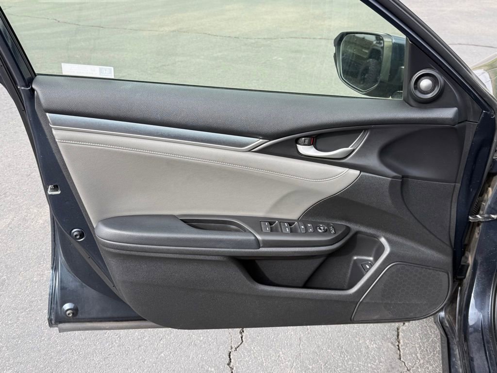 Used 2018 Honda Civic Touring image 9