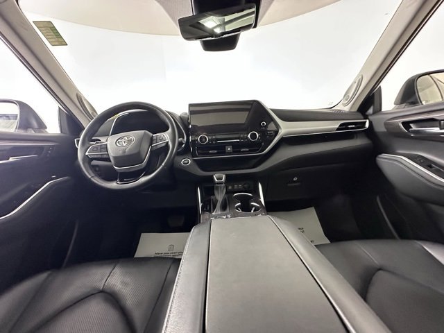 Used 2023 Toyota Highlander Platinum image 19