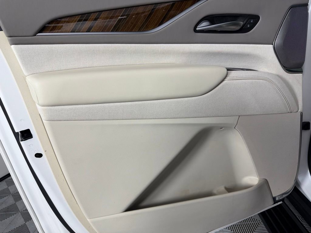Used 2022 Cadillac Escalade ESV Sport Platinum image 31
