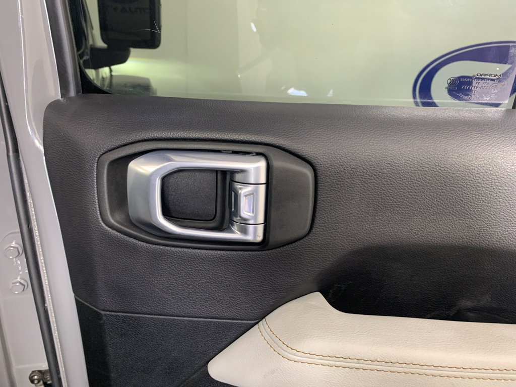 Used 2022 Jeep Wrangler Unlimited Sahara image 38