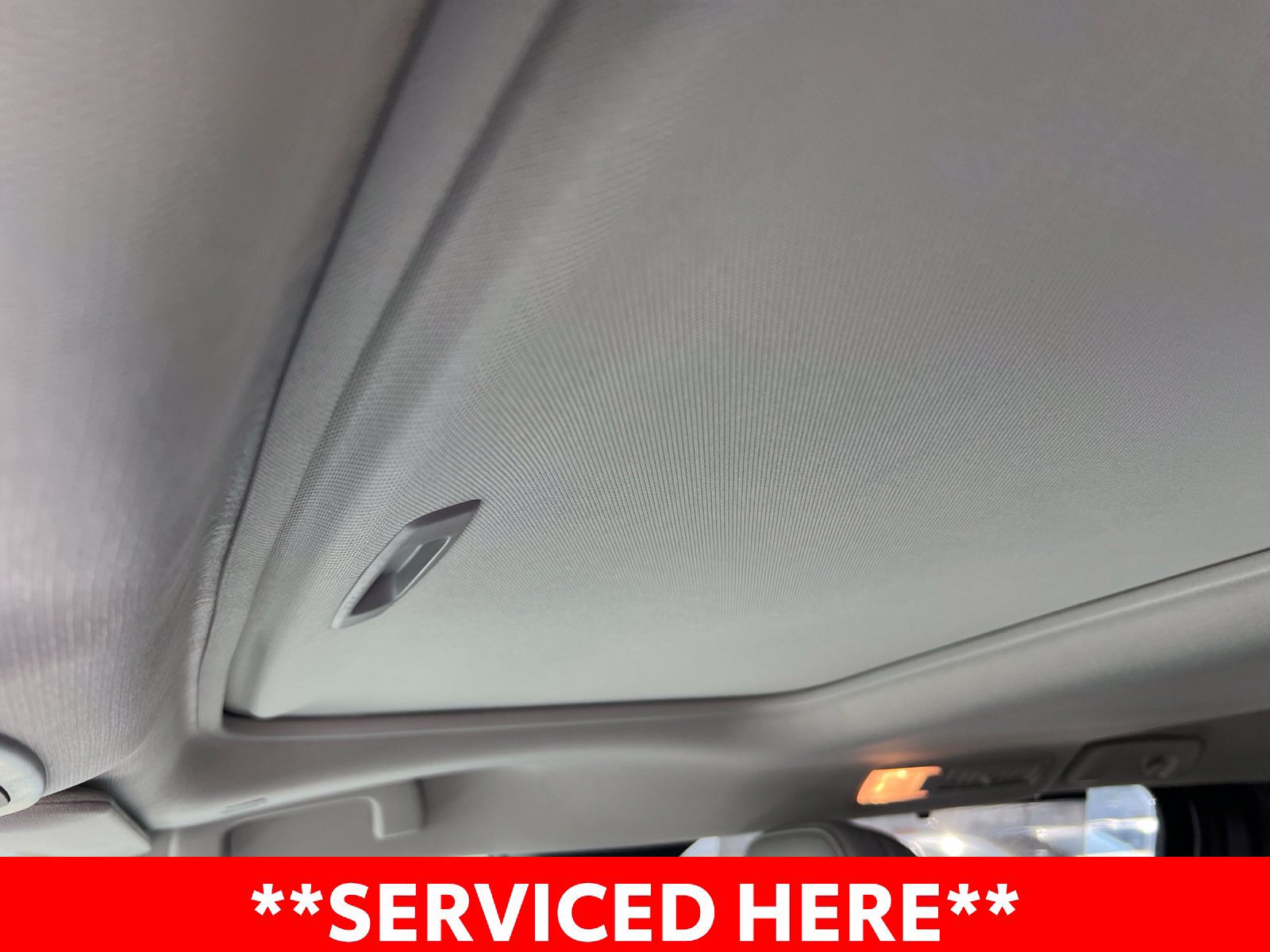 Used 2025 Toyota Sienna XLE FWD image 5