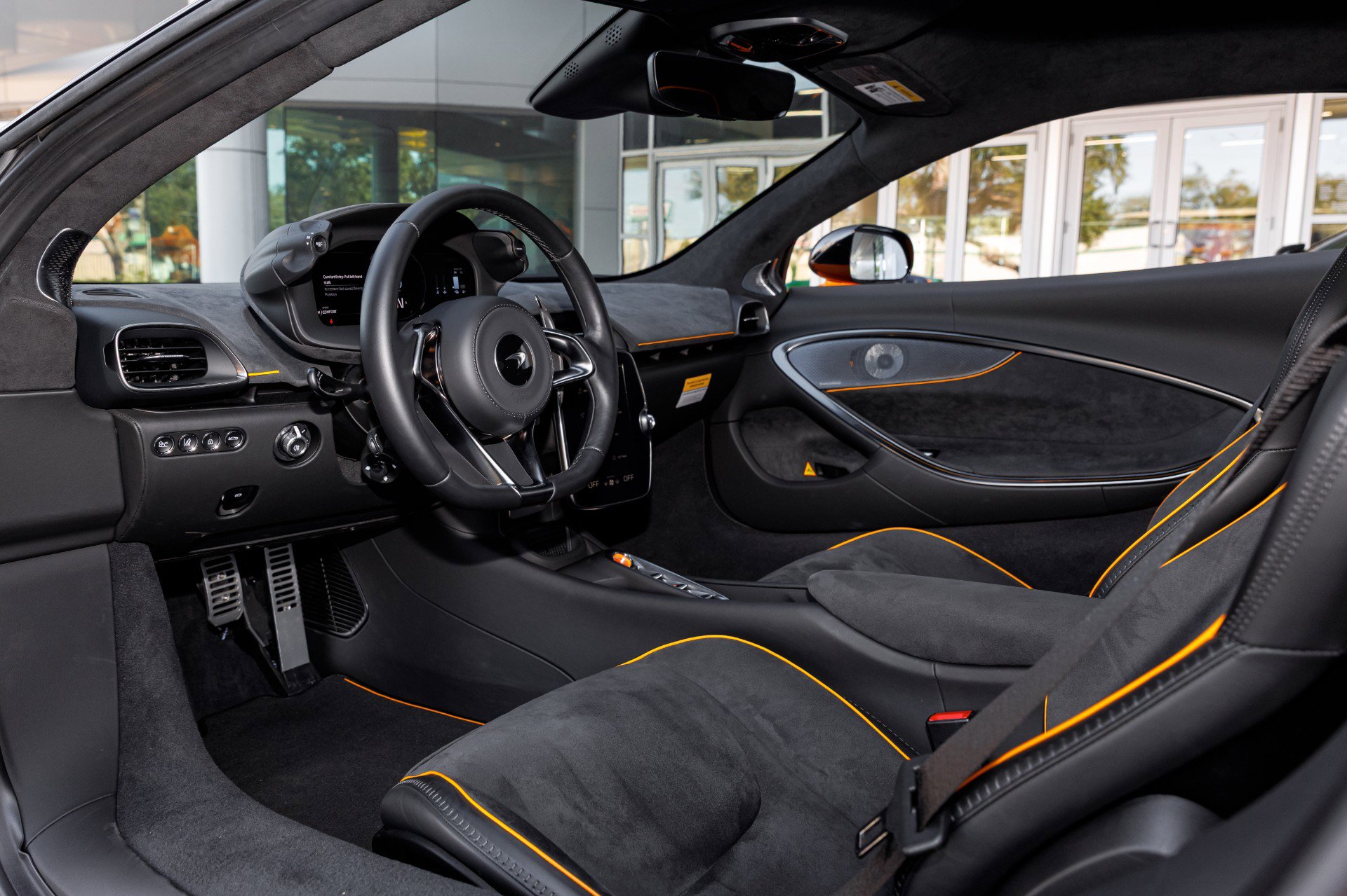 Used 2025 McLaren Artura image 52