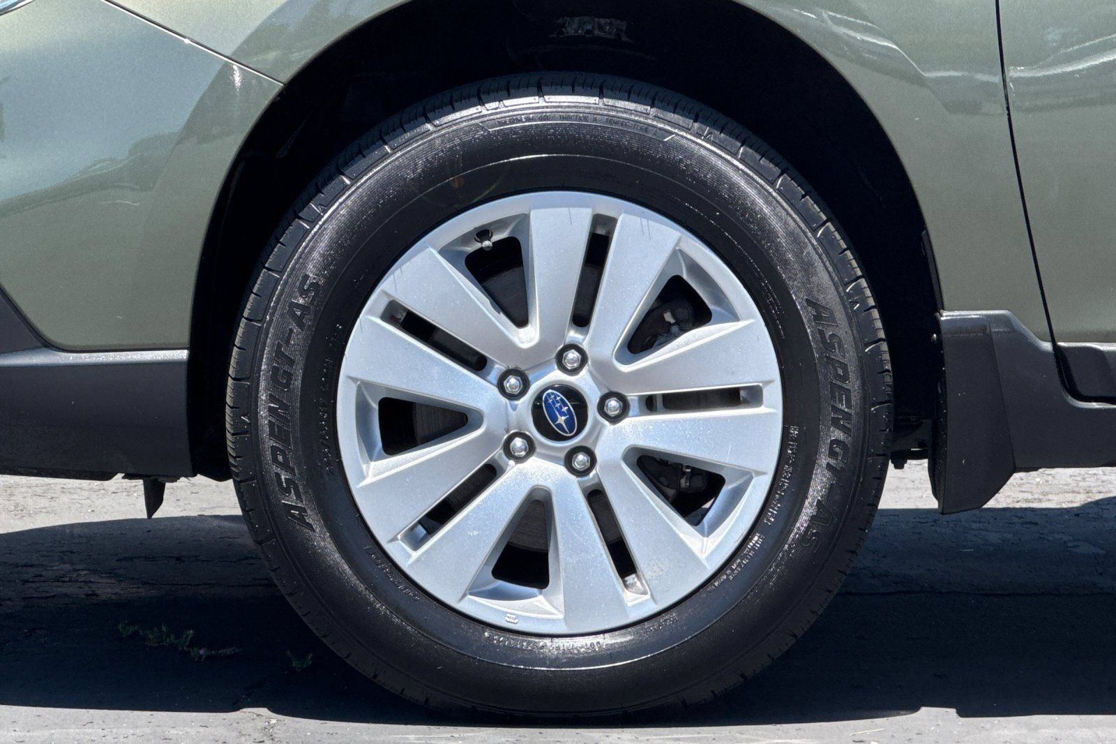 Used 2016 Subaru Outback 2.5i Premium AWD/4WD image 33