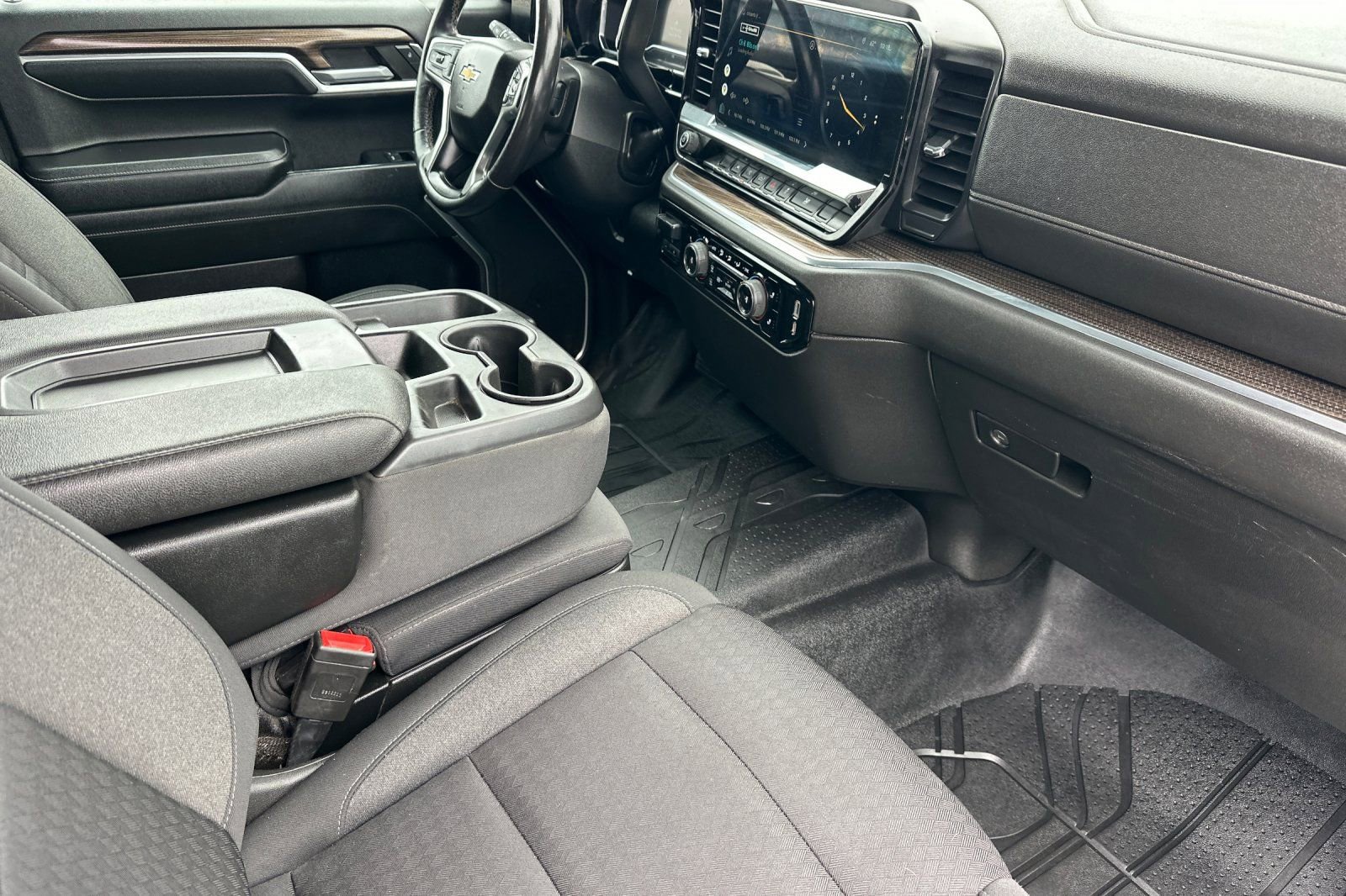 Used 2022 Chevrolet Silverado 1500 LT AWD/4WD image 15