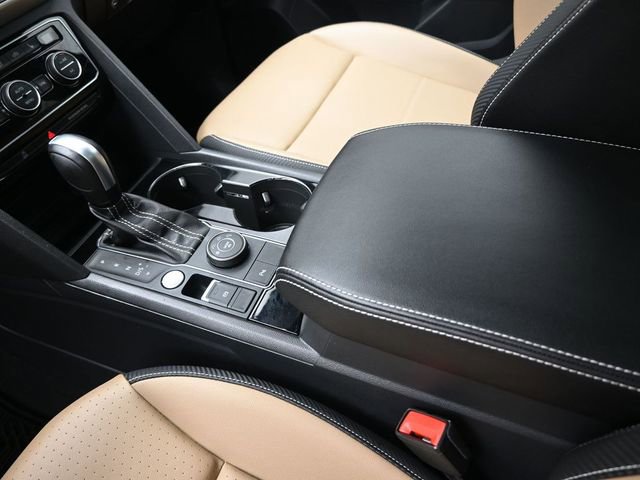 Certified 2023 Volkswagen Atlas Cross Sport SEL R-Line image 31