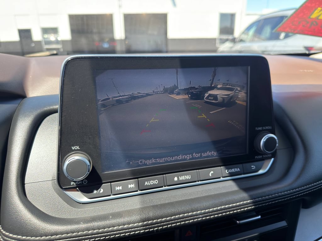 Used 2023 Nissan Rogue SV FWD image 25