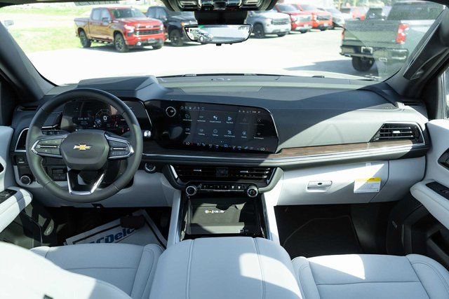 New 2026 Chevrolet Suburban Premier RWD image 18