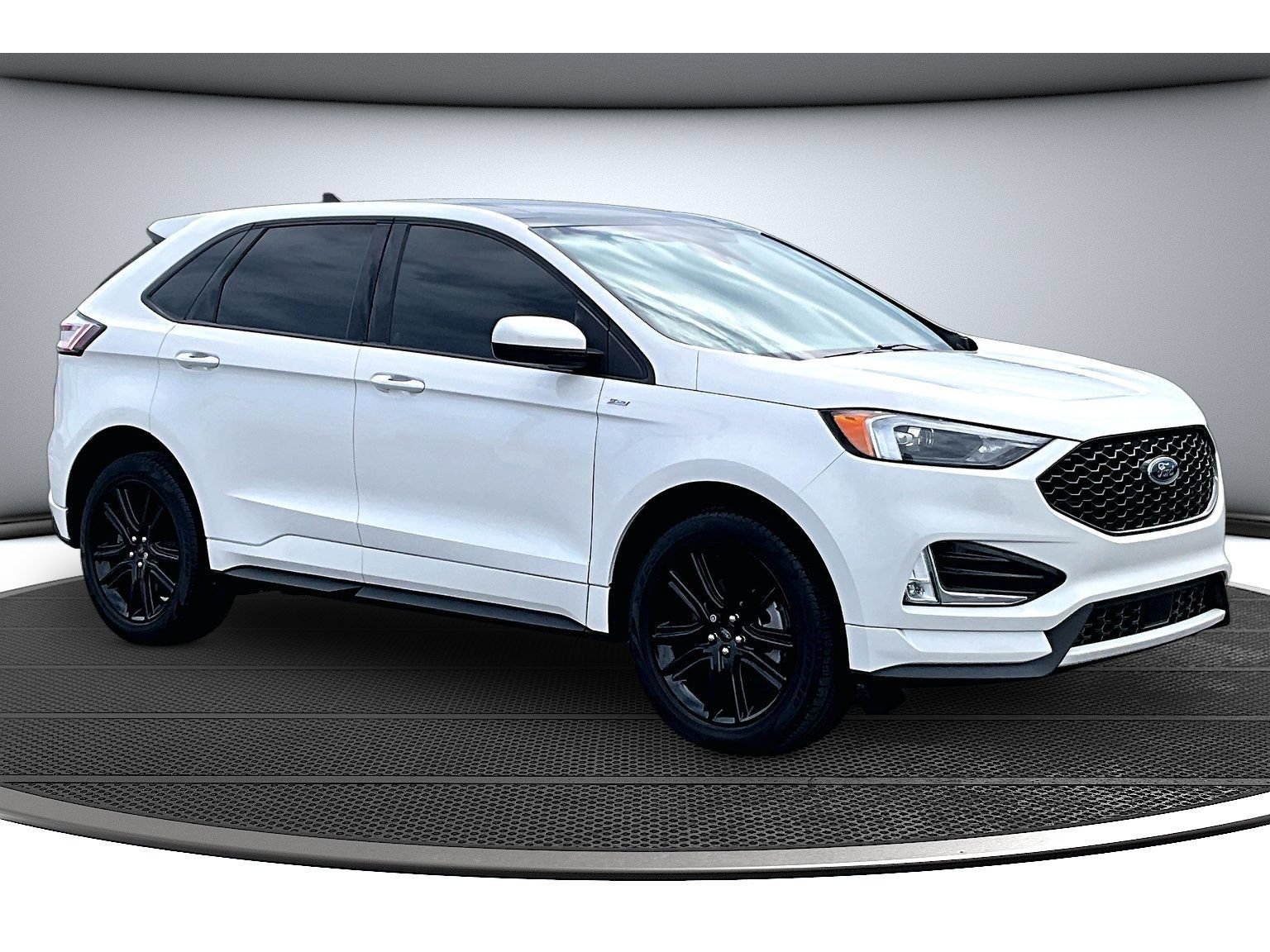 Used 2022 Ford Edge ST-Line w/ Class II Trailer Tow Package AWD/4WD image 13