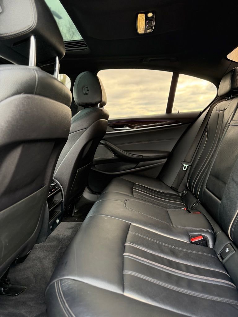 Used 2018 BMW 540i xDrive image 18