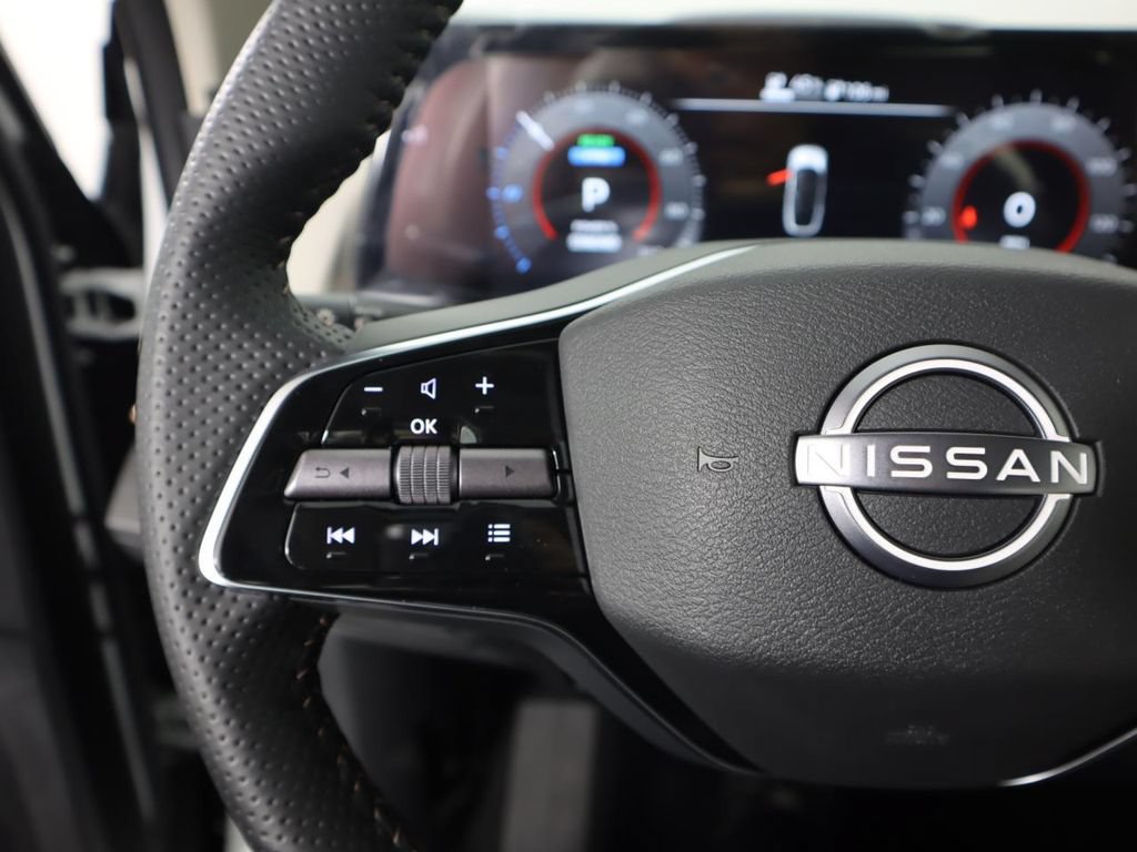 Certified 2023 Nissan Ariya FWD image 15