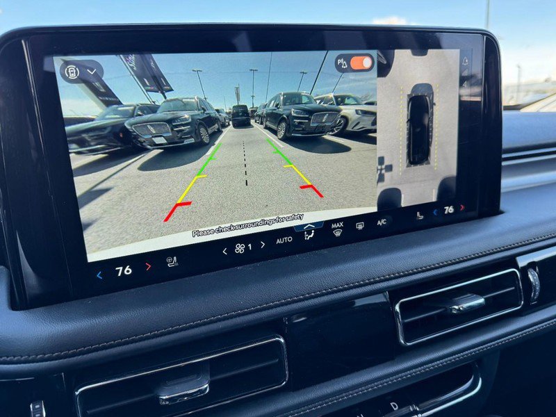 Certified 2025 Lincoln Aviator AWD image 24