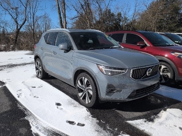 Used 2023 Volvo XC40 B5 Plus w/ Protection Package Premier image 20