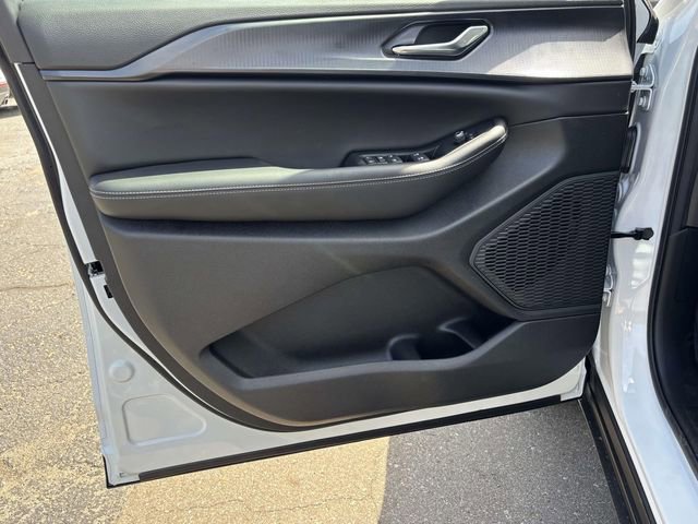 New 2026 Jeep Grand Cherokee L Laredo AWD/4WD image 17