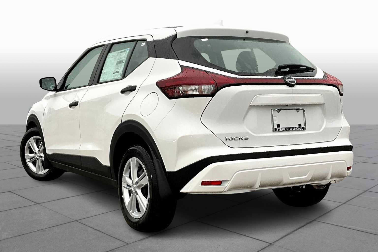 Used 2025 Nissan Kicks Play S FWD image 7