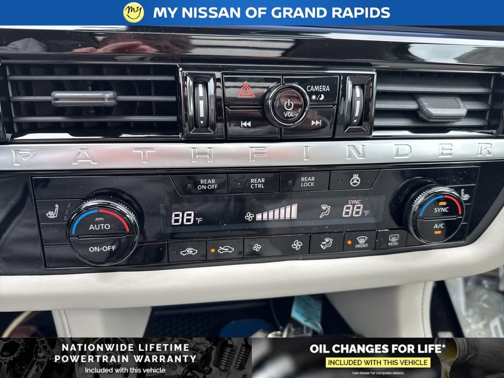 New 2026 Nissan Pathfinder SL image 26