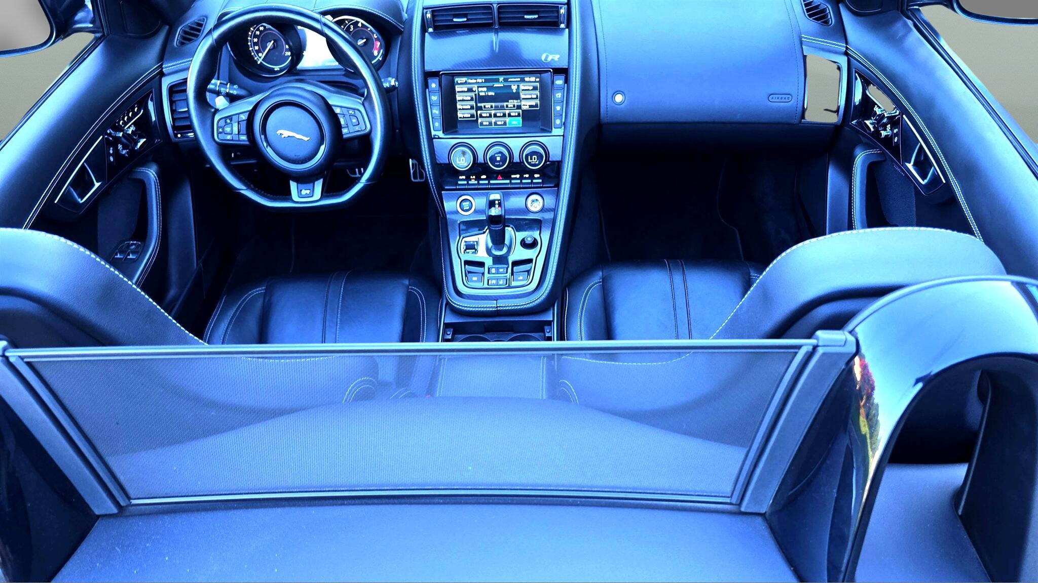 Used 2016 Jaguar F-TYPE R image 36