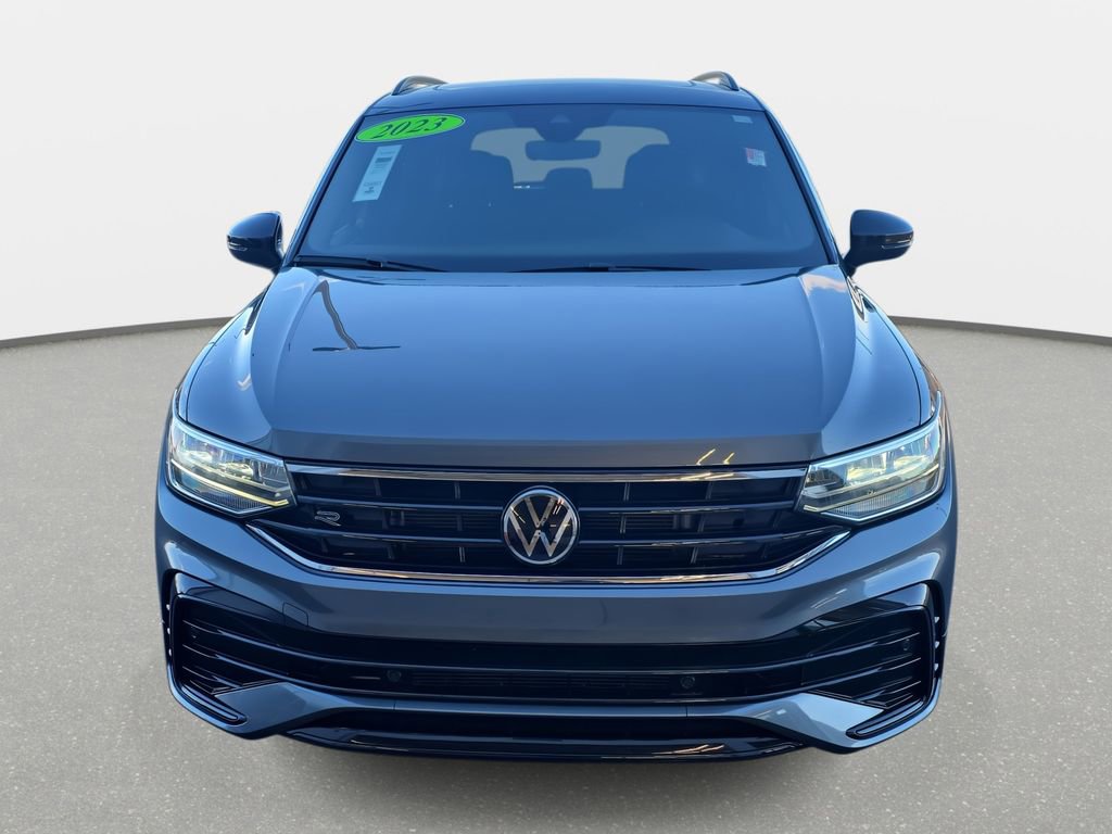 Certified 2023 Volkswagen Tiguan SE R-Line AWD/4WD image 2