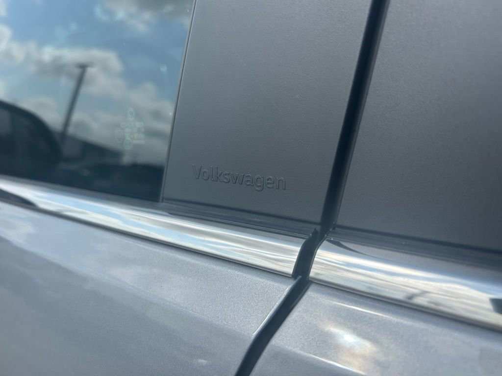 Certified 2024 Volkswagen Atlas Cross Sport SEL R-Line image 29