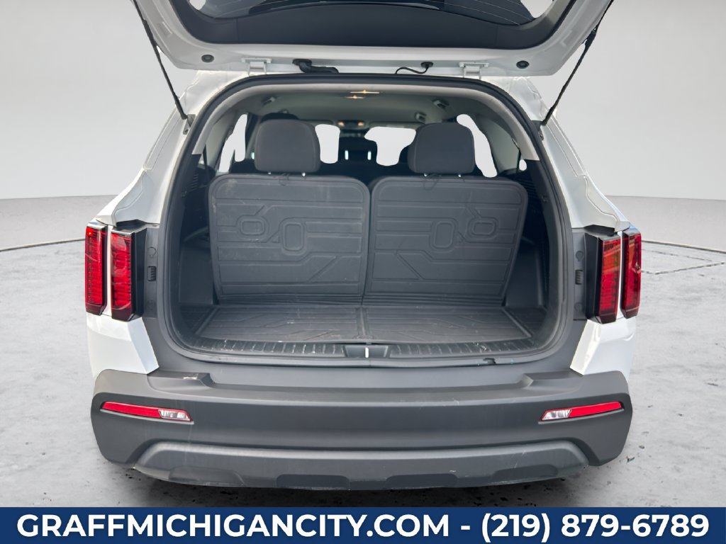 Used 2023 Kia Sorento LX FWD image 32