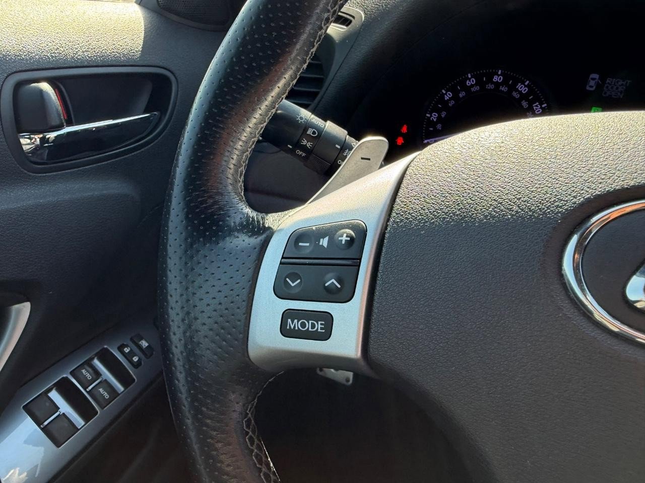 Used 2013 Lexus IS 250C RWD image 12