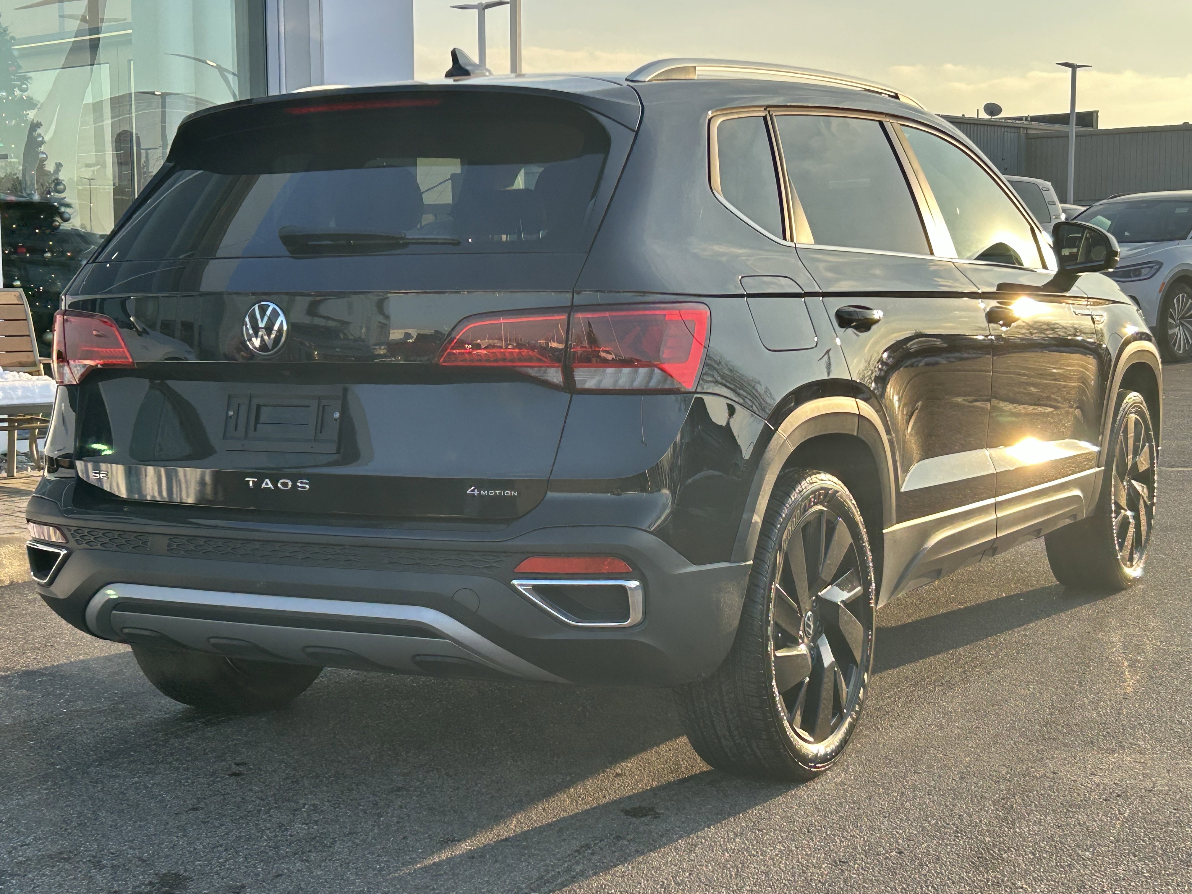 Certified 2024 Volkswagen Taos SE w/ Black Wheel Plus Package image 7