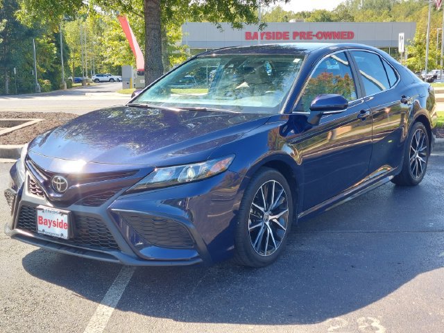Certified 2022 Toyota Camry SE w/ Cold Weather Package AWD/4WD image 7