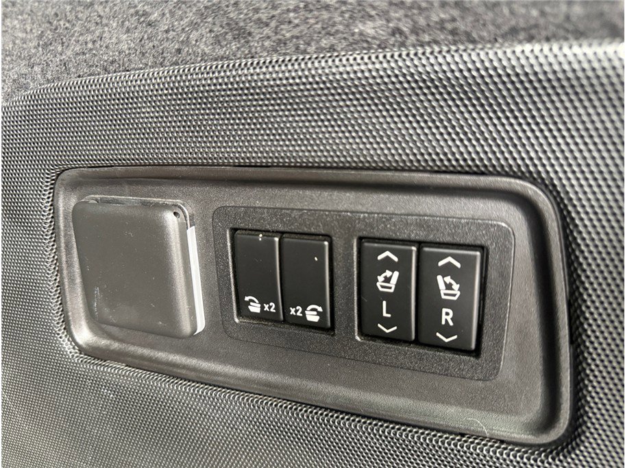 Used 2021 Cadillac Escalade Luxury AWD/4WD image 42