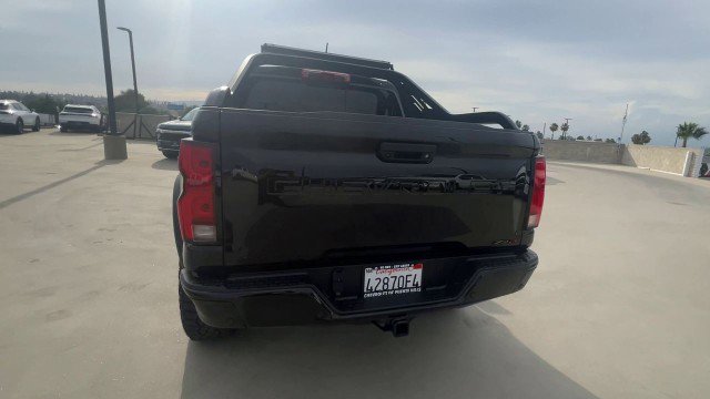 Used 2025 Chevrolet Colorado ZR2 w/ Midnight Edition image 7