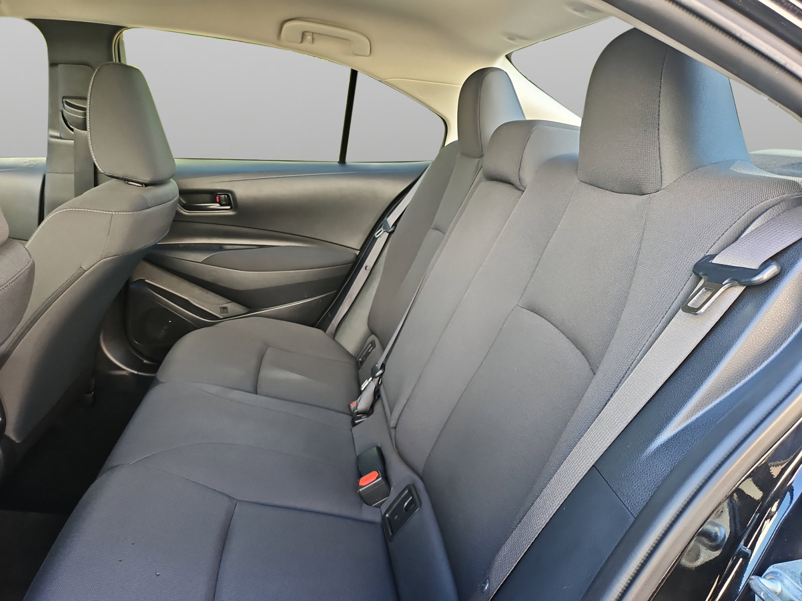 Used 2023 Toyota Corolla LE FWD image 42