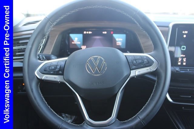 Used 2025 Volkswagen Atlas SE image 28