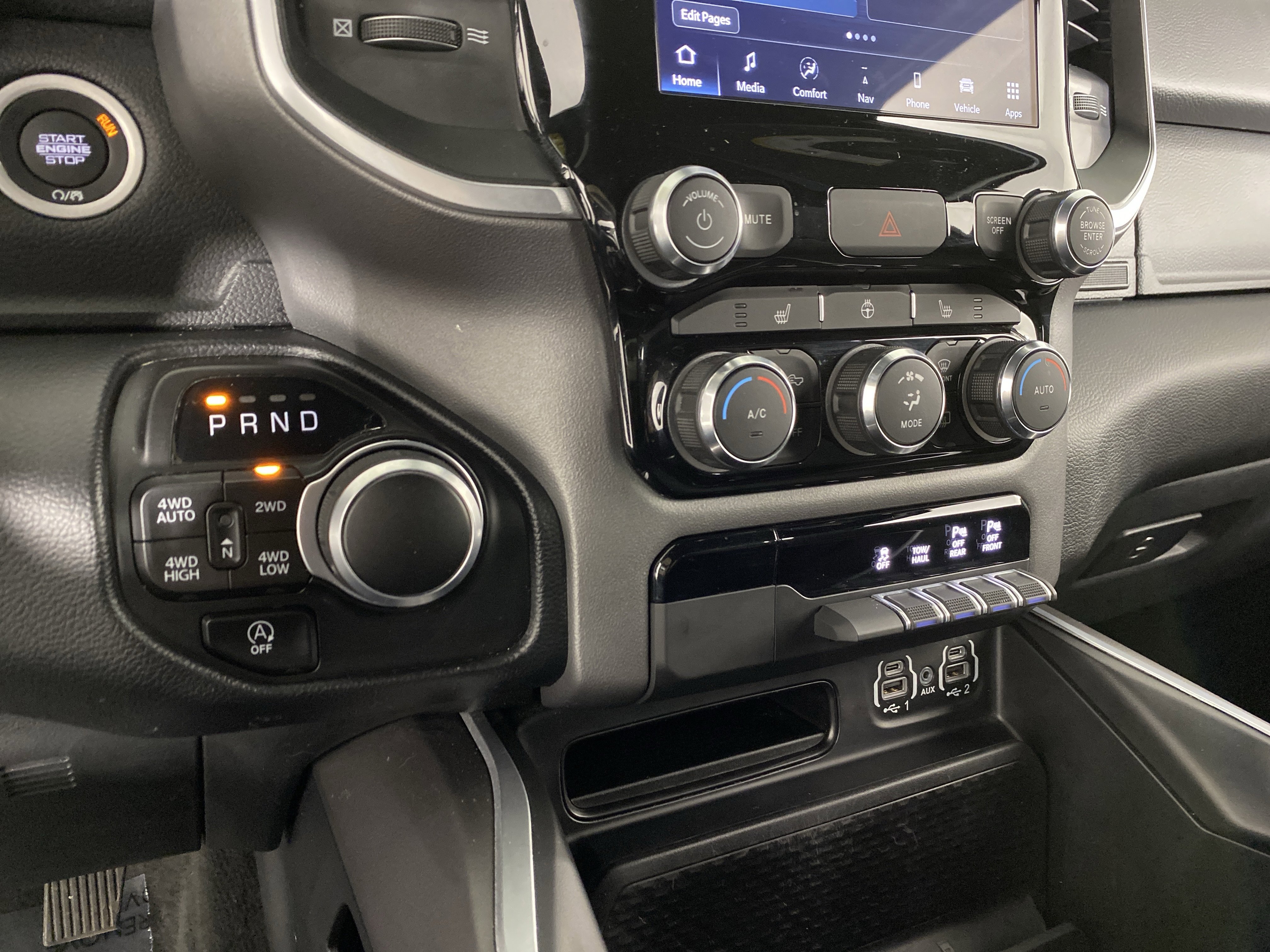 Used 2022 RAM 1500 Big Horn AWD/4WD image 30