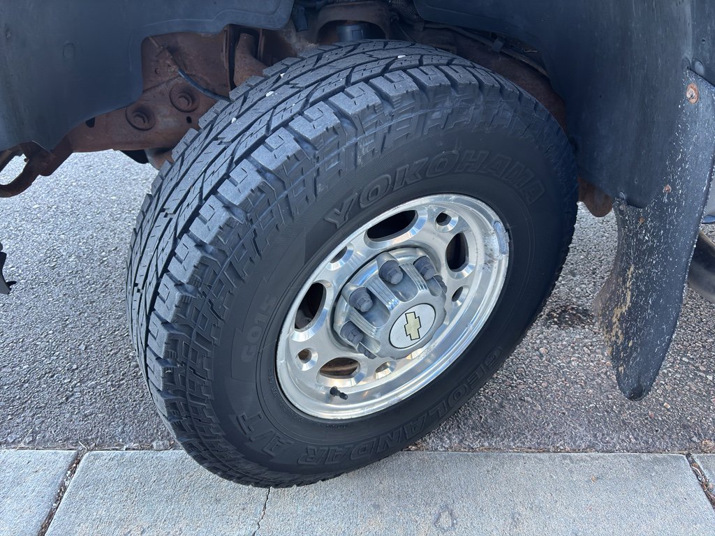 Used 2006 Chevrolet Silverado 2500 LT w/ Heavy-Duty Power Package image 31