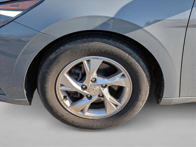 Used 2021 Hyundai Elantra SE image 14
