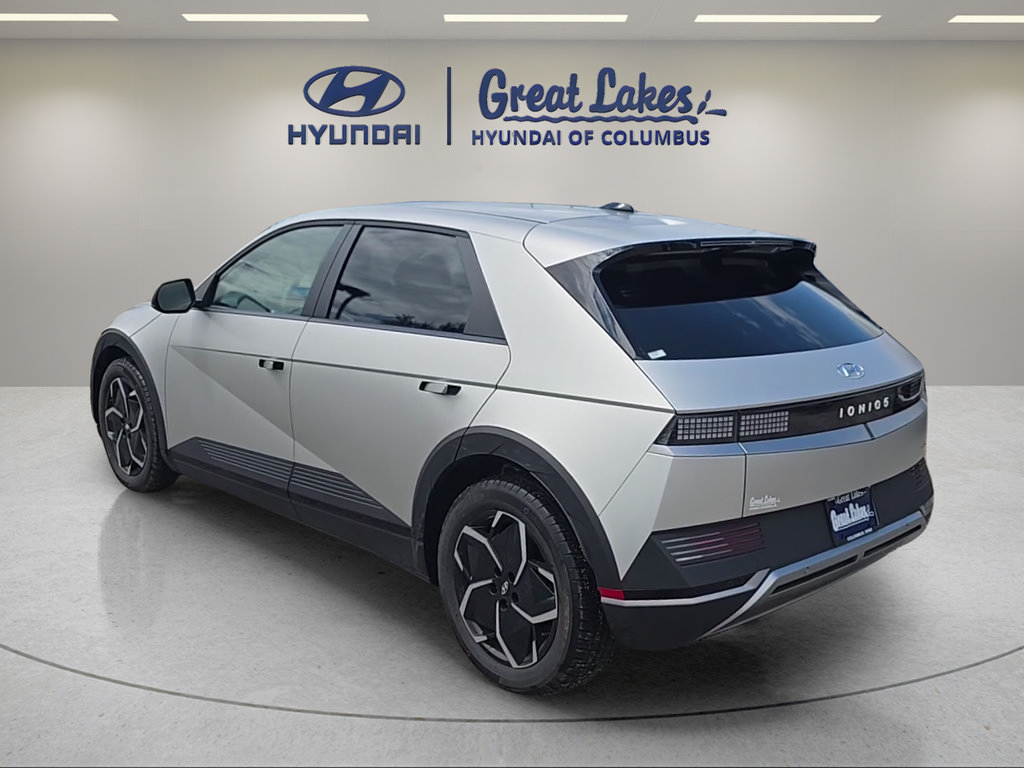 Used 2024 Hyundai Ioniq 5 SEL AWD/4WD image 3