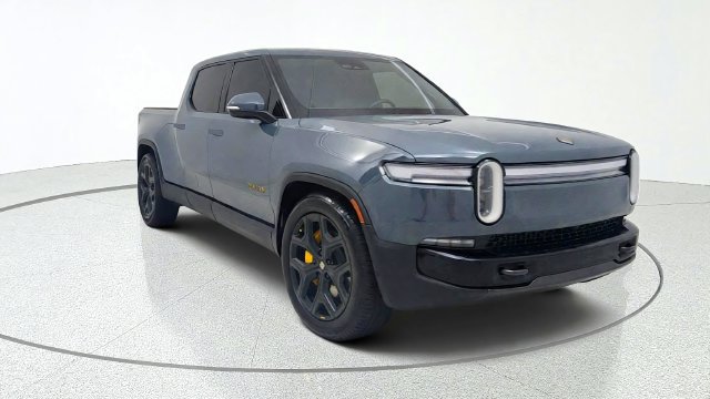 Used 2026 Rivian R1T Premium Tri AWD/4WD image 1